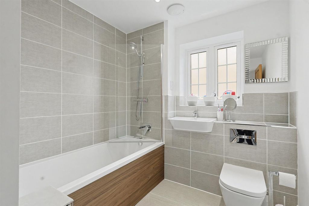 Additional image 19 of 5 bed detached house for saleElizabeth Gardens, Rochford SS4
