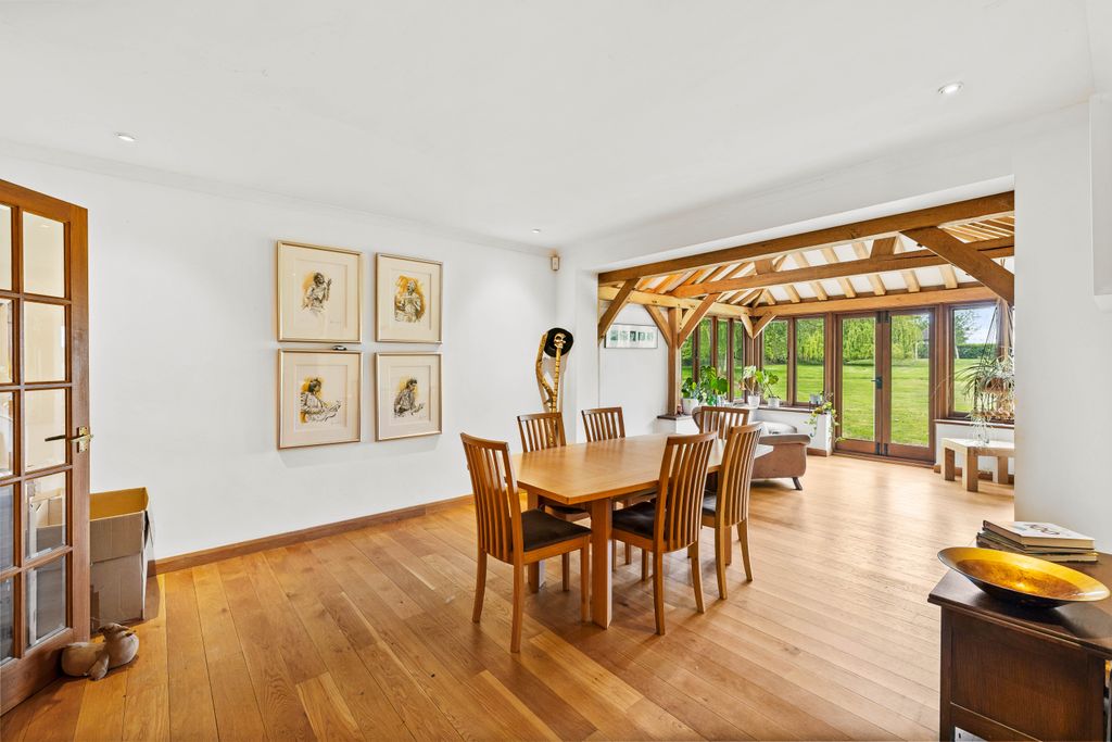 Additional image 12 of 5 bed detached house for saleRef: Gk - Lodge Lane, Redhill RH1