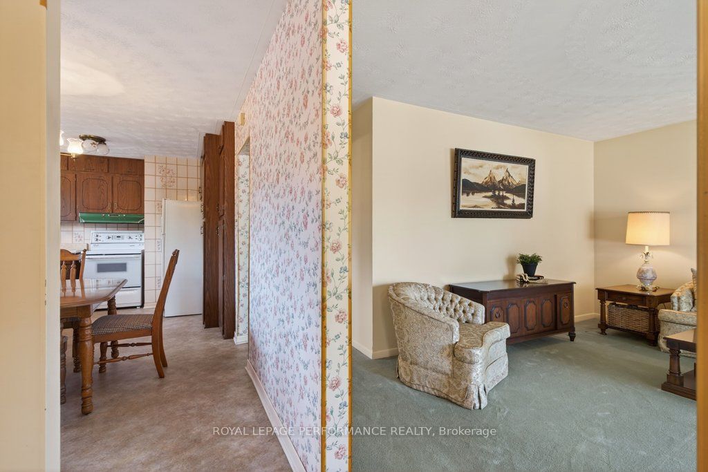 Additional image 6 of 2184 Melfort Street, Ottawa, ON, K1G 1H7