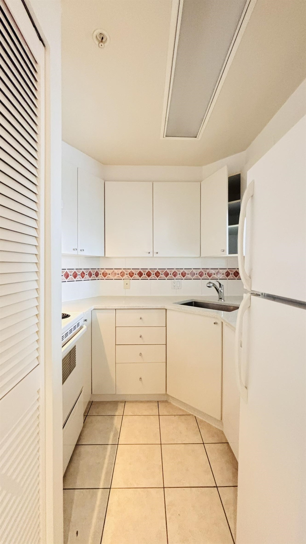 Additional image 4 of 2102-1166 Melville Street, Vancouver, BC, V6E 4P5