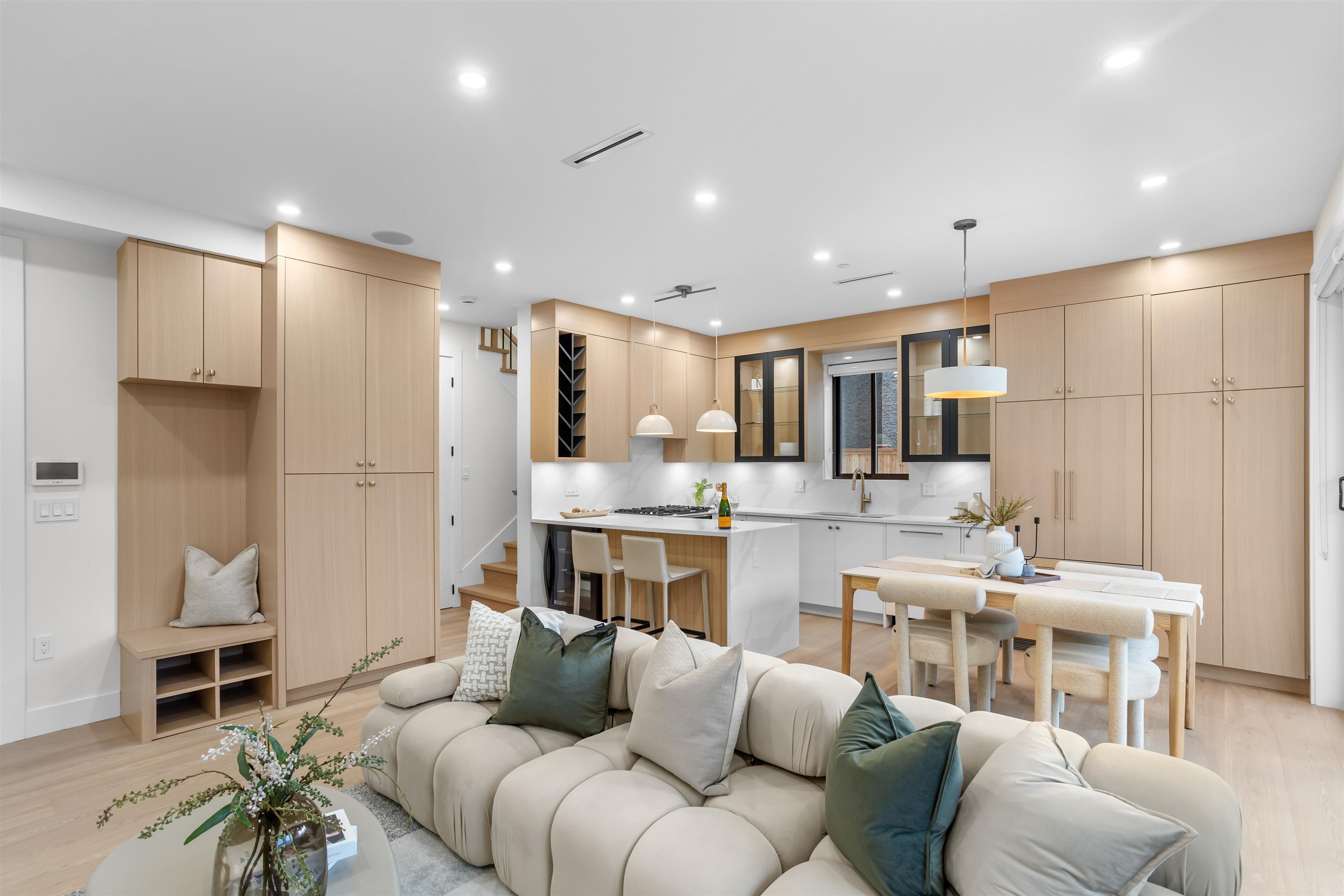 Additional image 4 of 2-165 45th Avenue E, Vancouver, BC, V5W 1W8