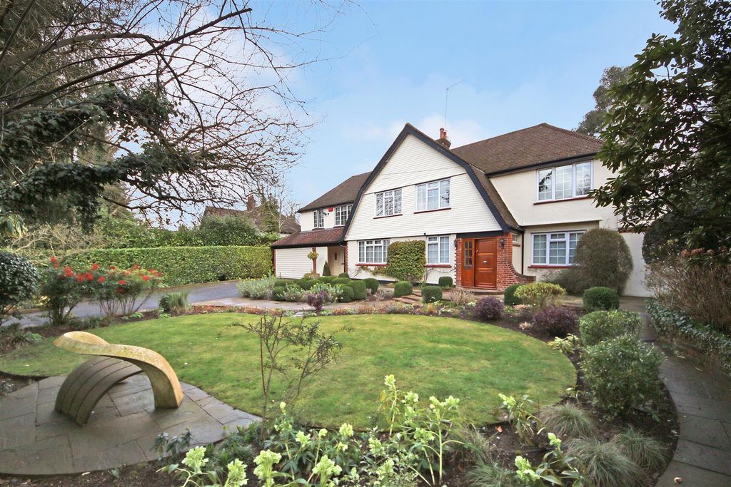 5 bed detached house for saleThe Avenue, Radlett WD7