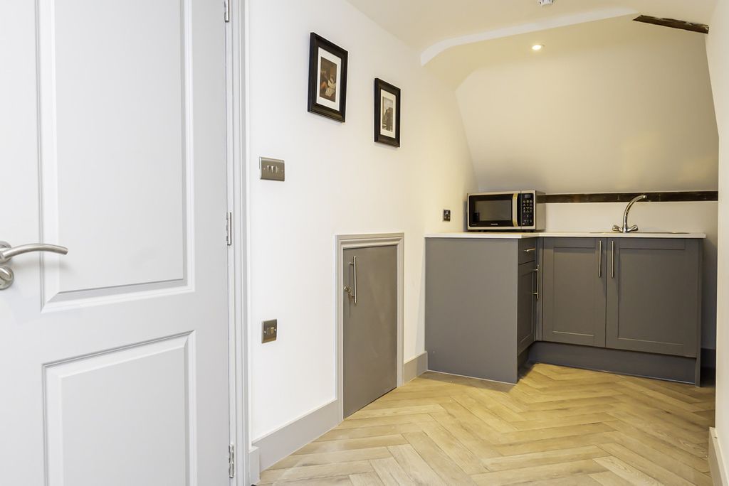 Additional image 7 of 9 bed semi-detached house for saleHoward Street, Reading RG1