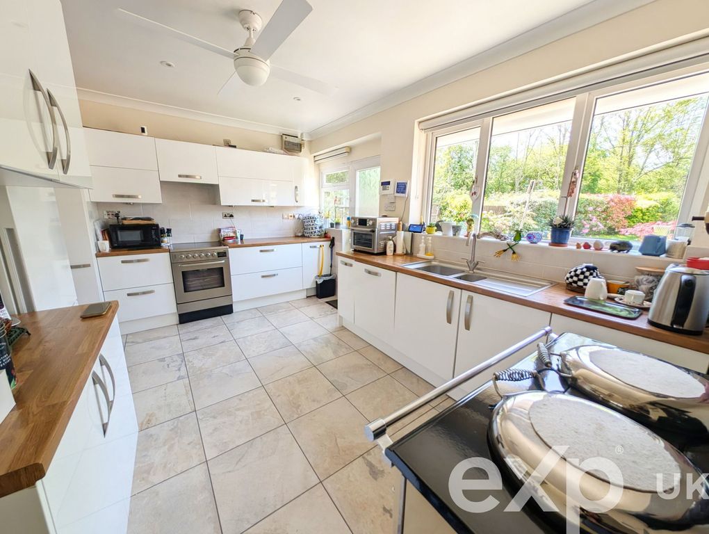 Additional image 2 of 4 bed bungalow for saleOld Watling Street, Rochester ME2