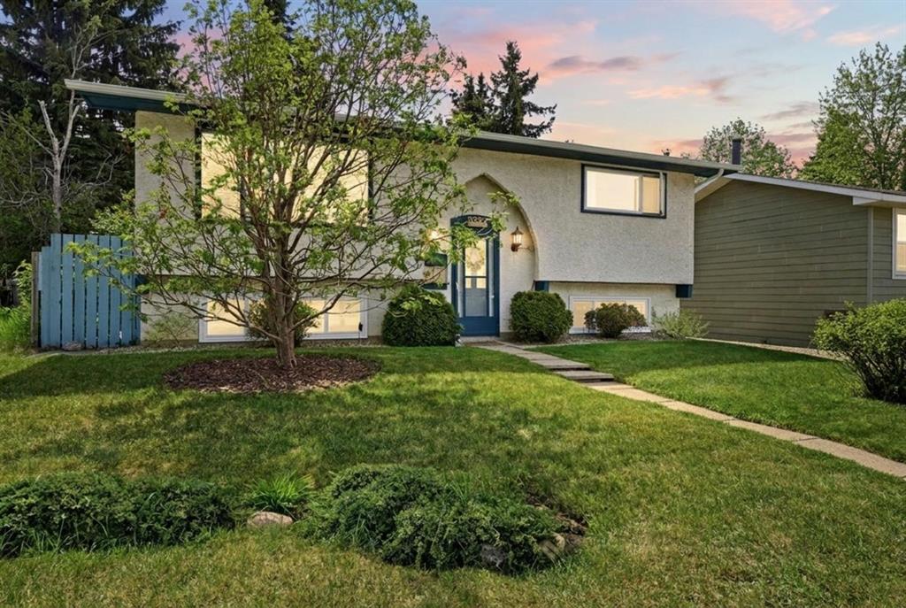 5327 38 Street, Innisfail, AB, T4G 1E8