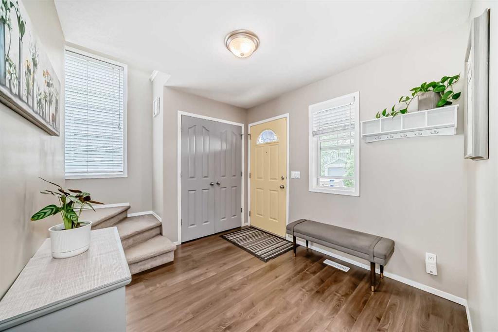 208 Stonegate Crescent NW, Airdrie, AB, T4B 2V3 photo 4