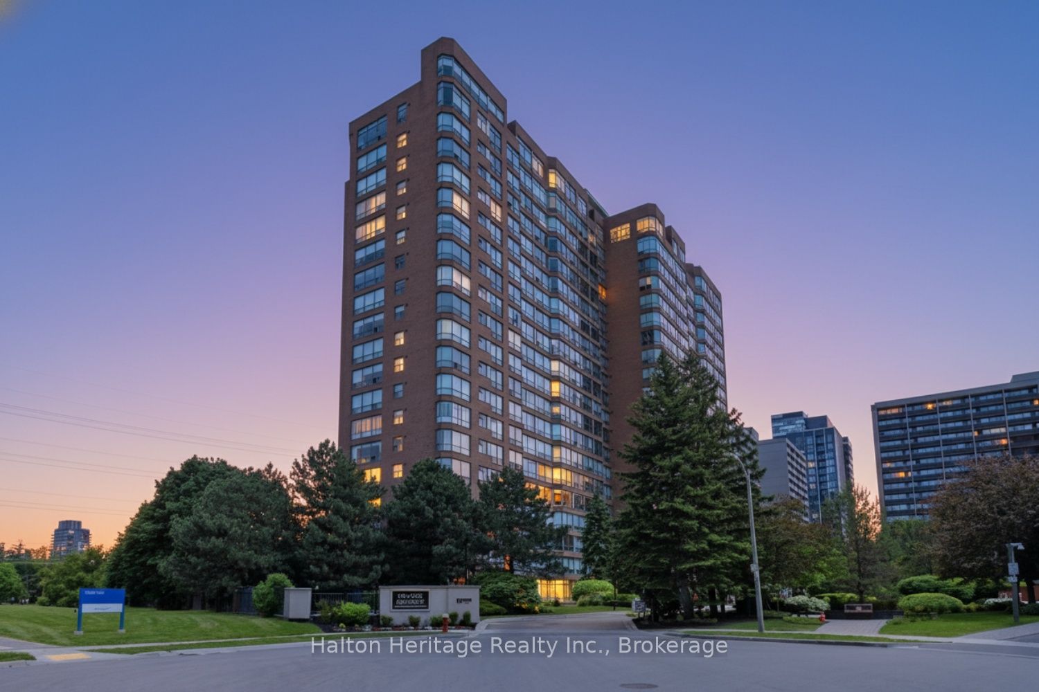 1711-1276 Maple Crossing Boulevard, Burlington, ON, L7S 2J9 photo 2