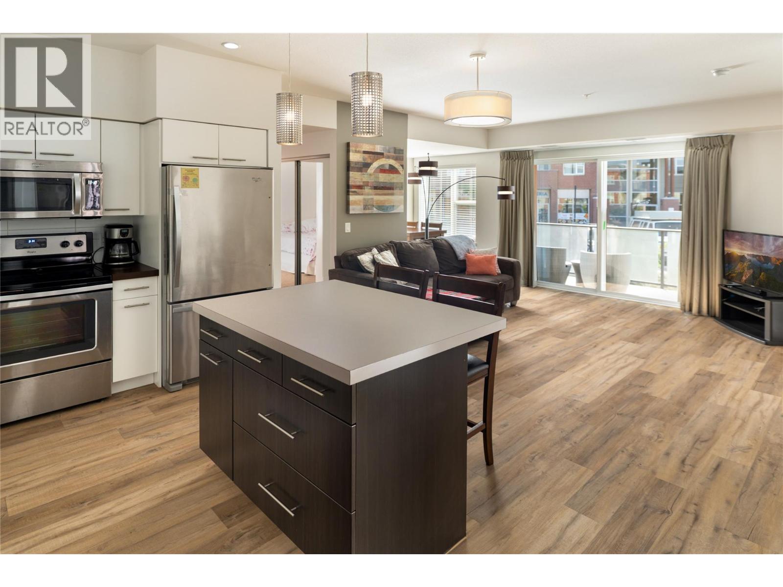 208-985 Academy Way, Kelowna, BC, V1V3C8