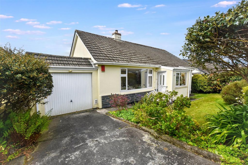 3 bed detached bungalow for saleAlbany Gardens, Redruth TR15