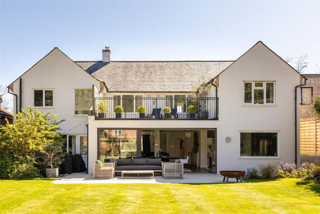 5 bed detached house for saleGatton Road, Reigate RH2