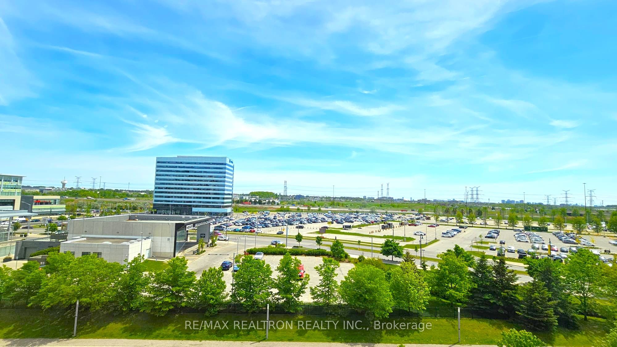 604-39 Upper Duke Crescent, Markham, ON, L6G 0B8