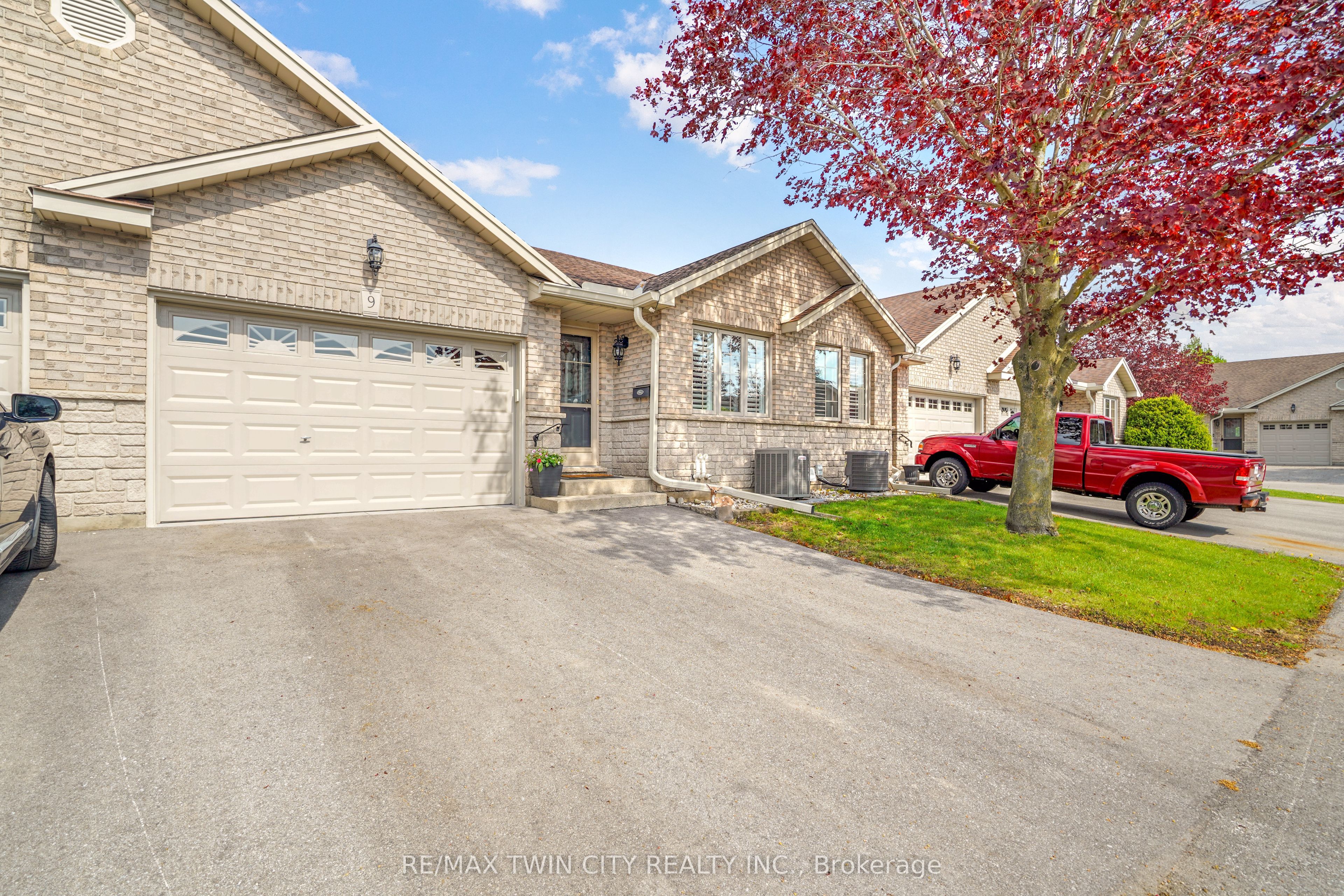 9-24 Griffiths Drive, Brant, ON, N3L 4C5 photo 2