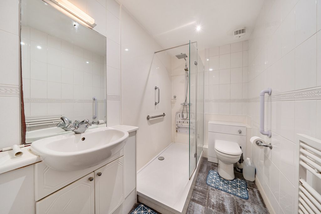 Additional image 8 of 2 bed flat for salePenn Place, Northway, Rickmansworth WD3