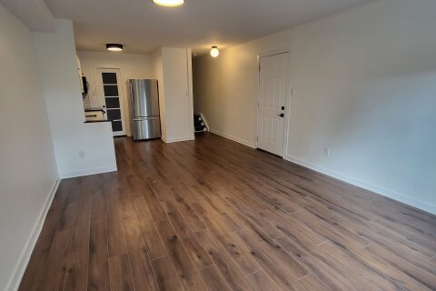 Additional image 8 of 2-965 Eglinton Avenue W, Toronto, ON, M6C 2C4