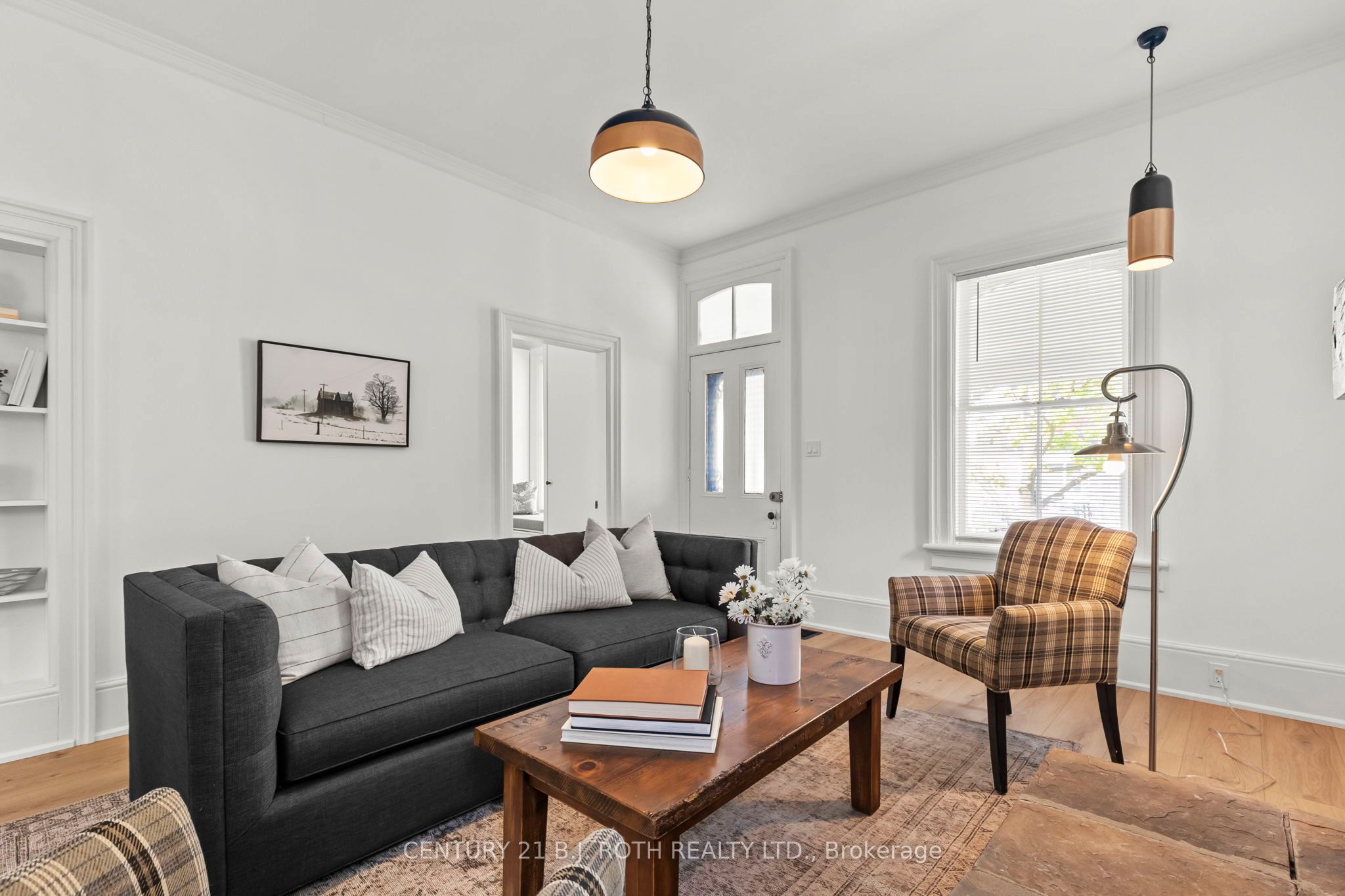 13 Nelson Square E, Barrie, ON, L4M 4J6 photo 5