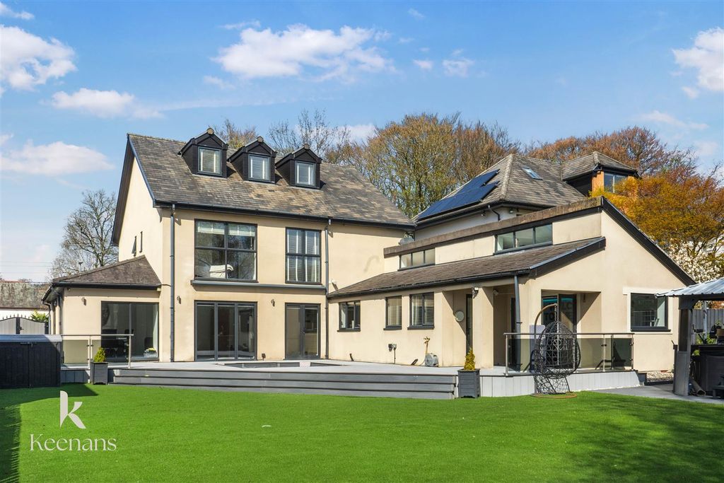 5 bed detached house for saleNorden Road, Rochdale OL11