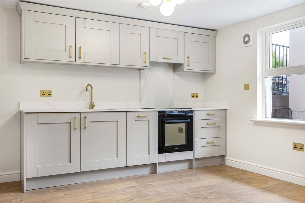 Additional image 30 of 4 bed terraced house for saleLorne Street, Reading RG1