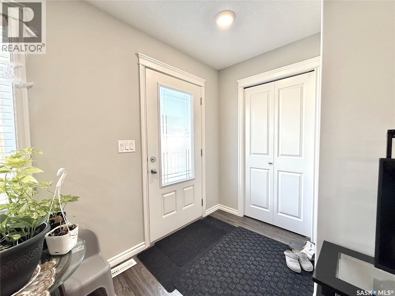 503-110 Akhtar Bend, Saskatoon, SK, S7W0X5 photo 4