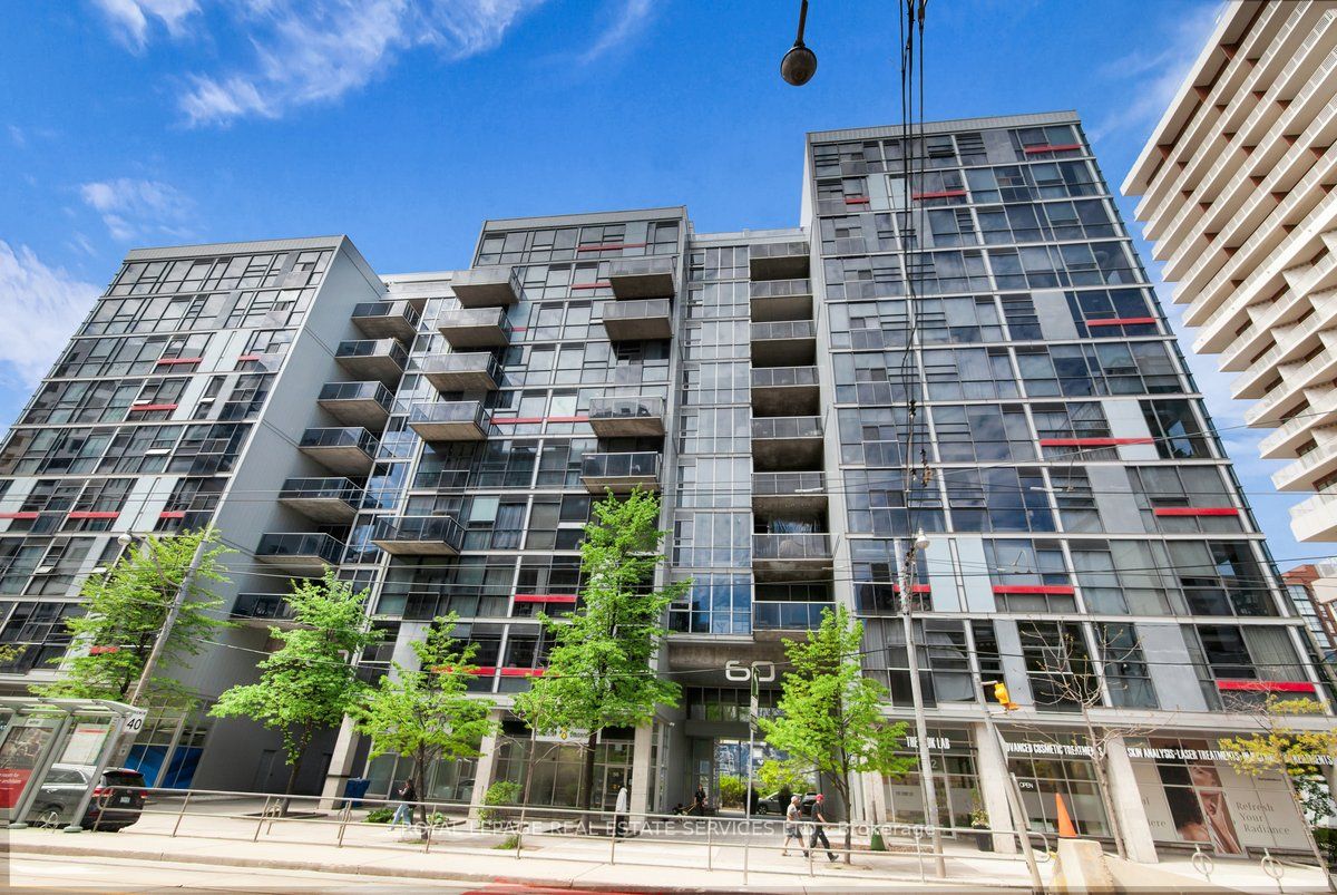 210-60 Bathurst Street, Toronto, ON, M5V 2P7
