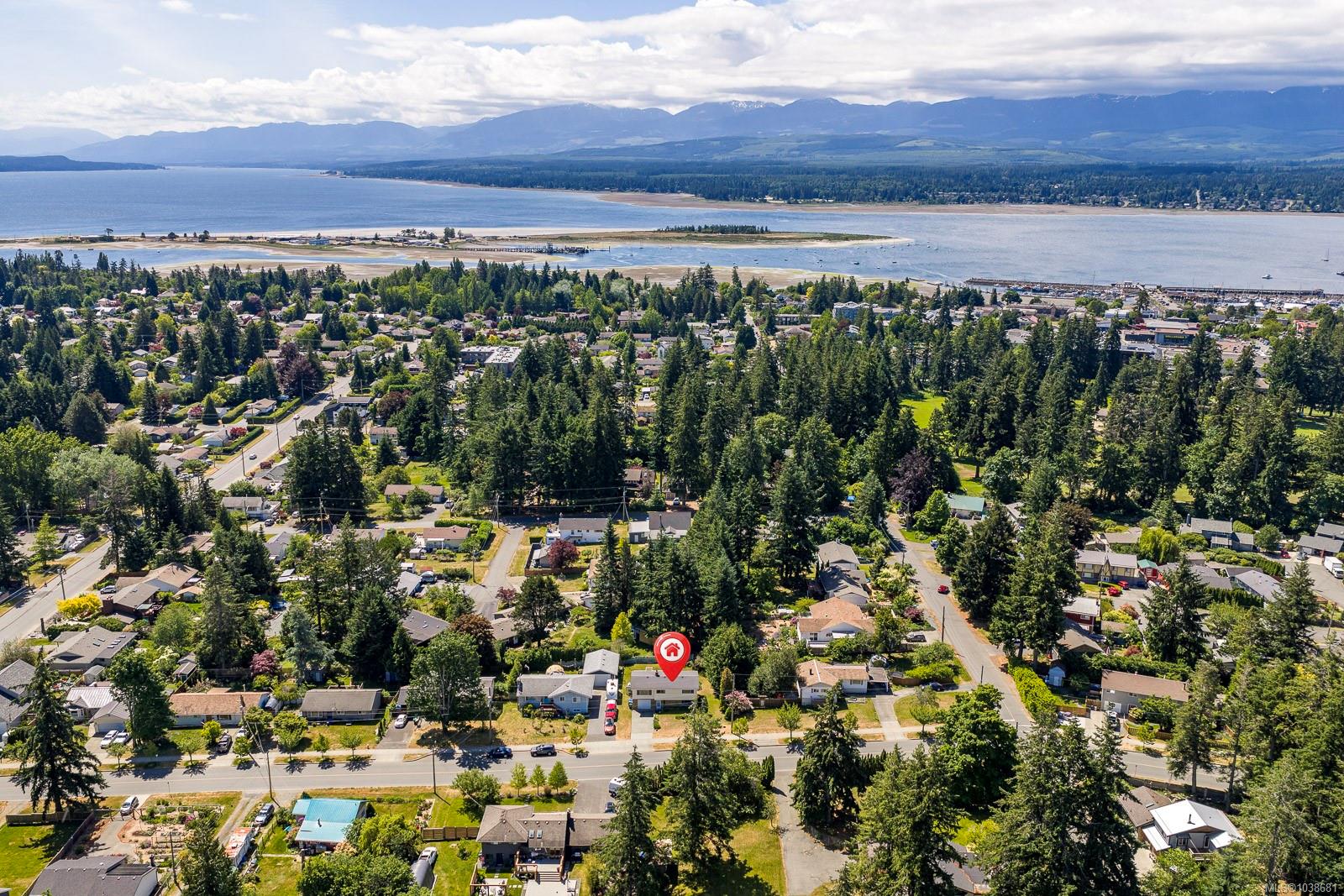 1617 Robb Avenue, Comox, BC, V9M 2Y3 photo 2