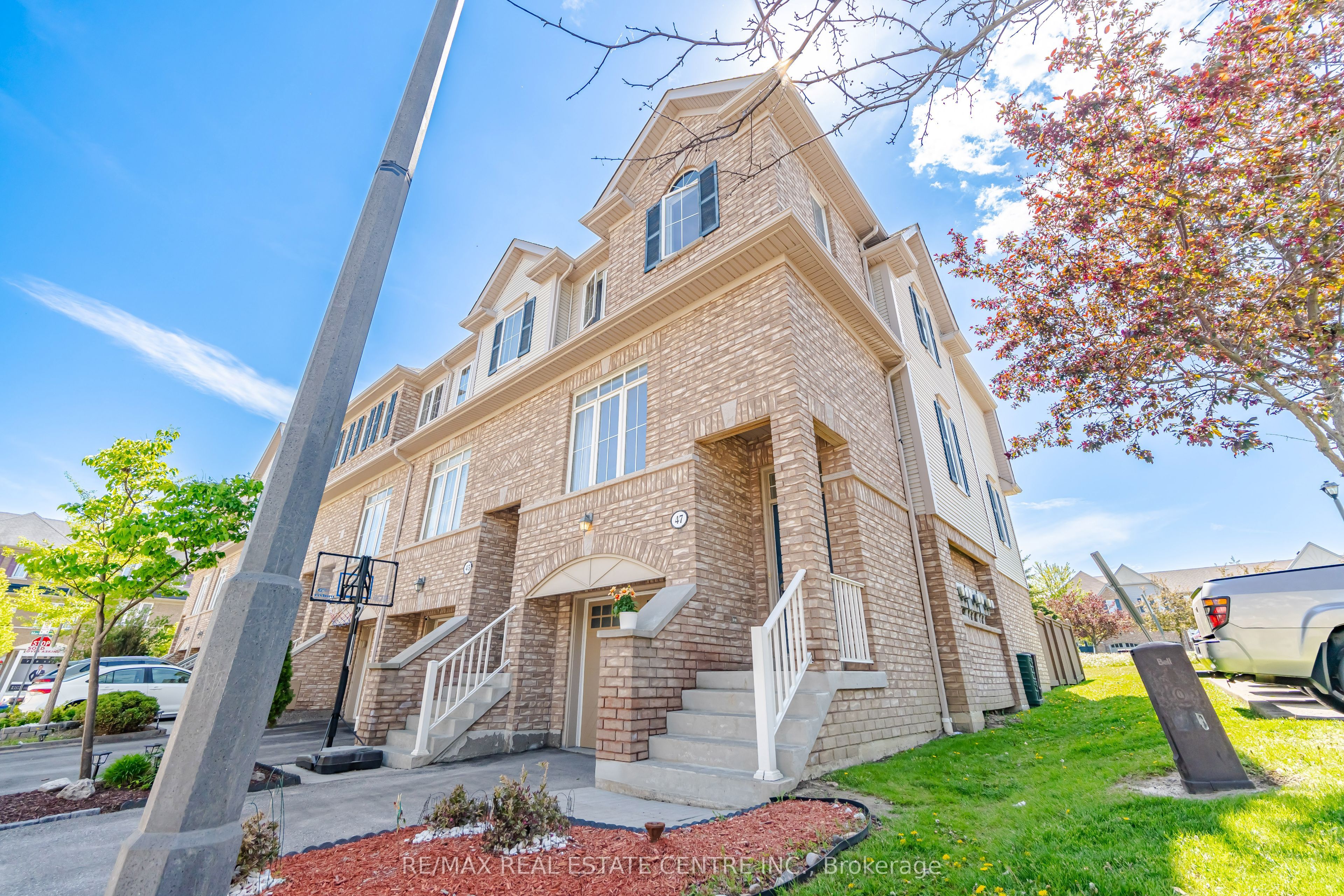 47 Martinworth Lane, Ajax, ON, L1Z 0L1 photo 3