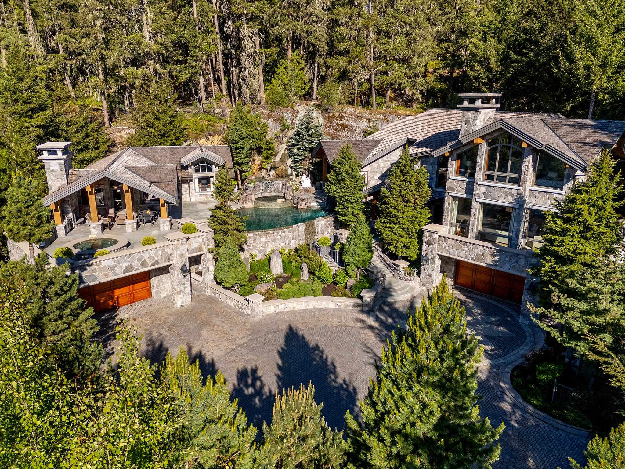 7469 Treetop Lane, Whistler, BC, V8E 0E9