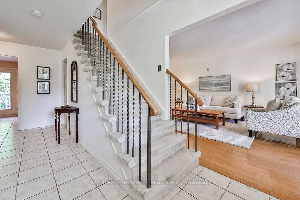 1330 Grand Boulevard, Oakville, ON, L6H 2X6 photo 2