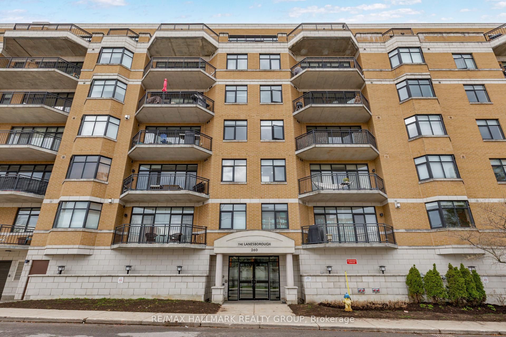 203-260 Besserer Street, Ottawa, ON, K1N 1J3