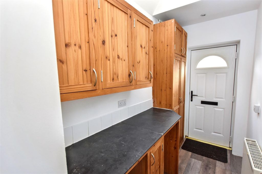 Additional image 7 of 1 bed flat for sale74 Higher Fore Street, Redruth TR15