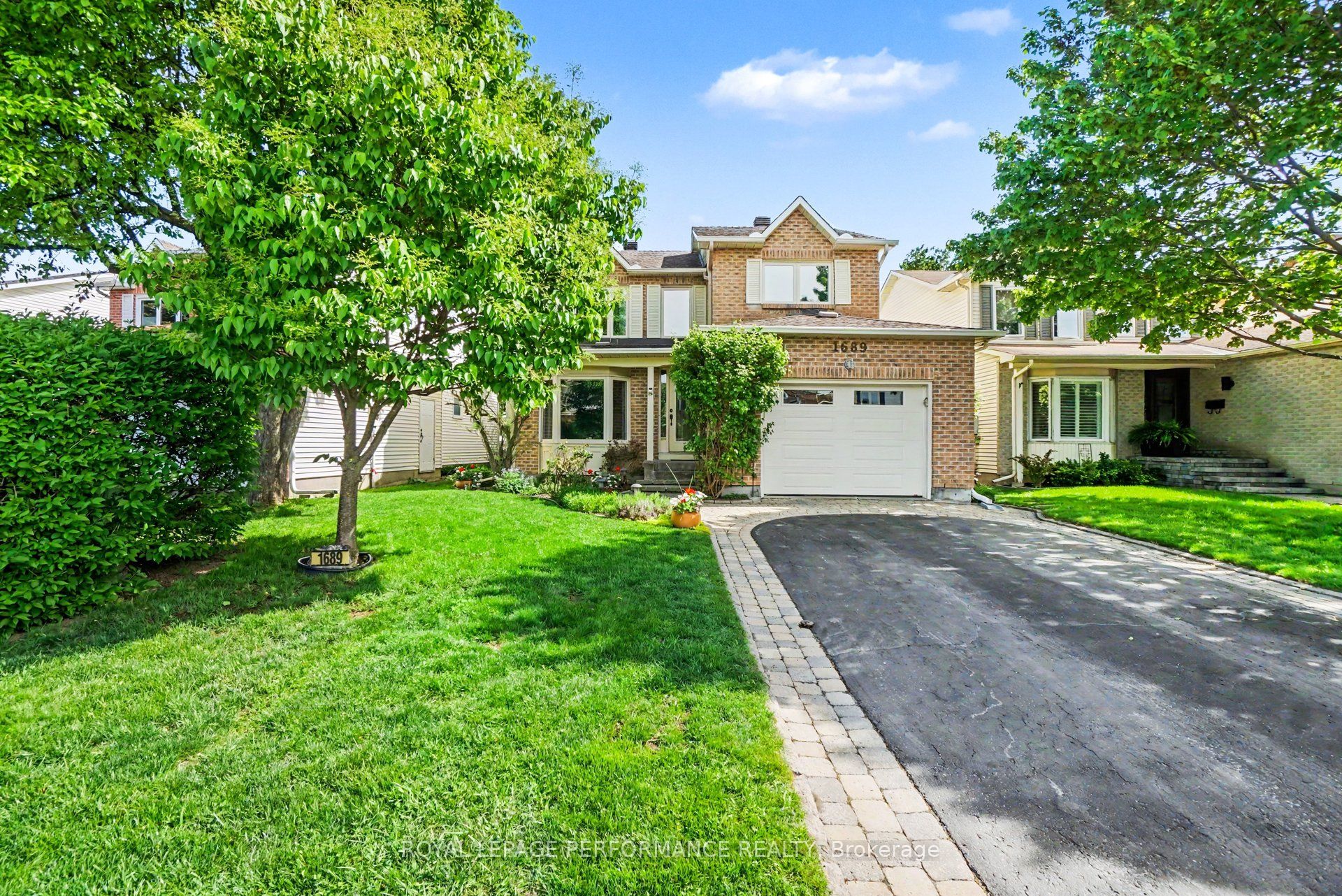 1689 Boisbriand Crescent, Ottawa, ON, K1C 4V6
