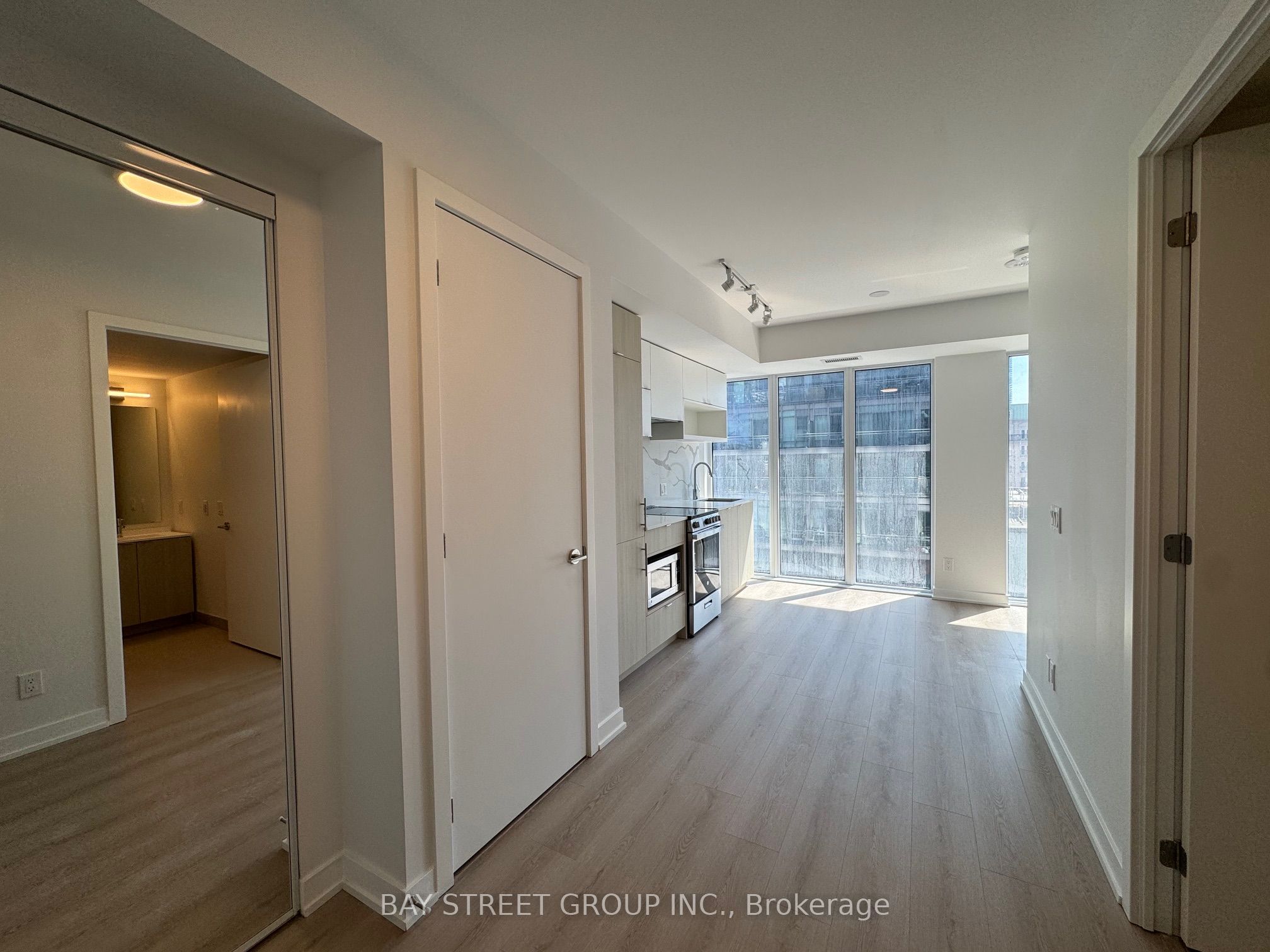 907-100 Queen Street E, Toronto, ON, M5C 0B5