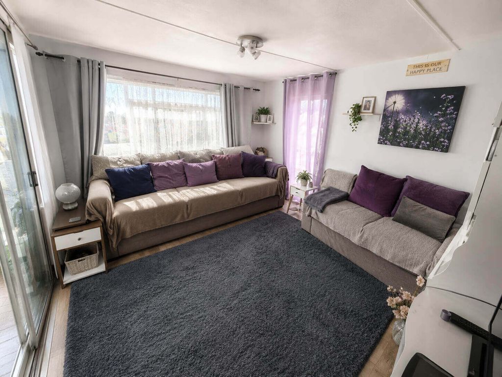 Additional image 6 of 1 bed houseboat for saleKnight Road, Rochester ME2