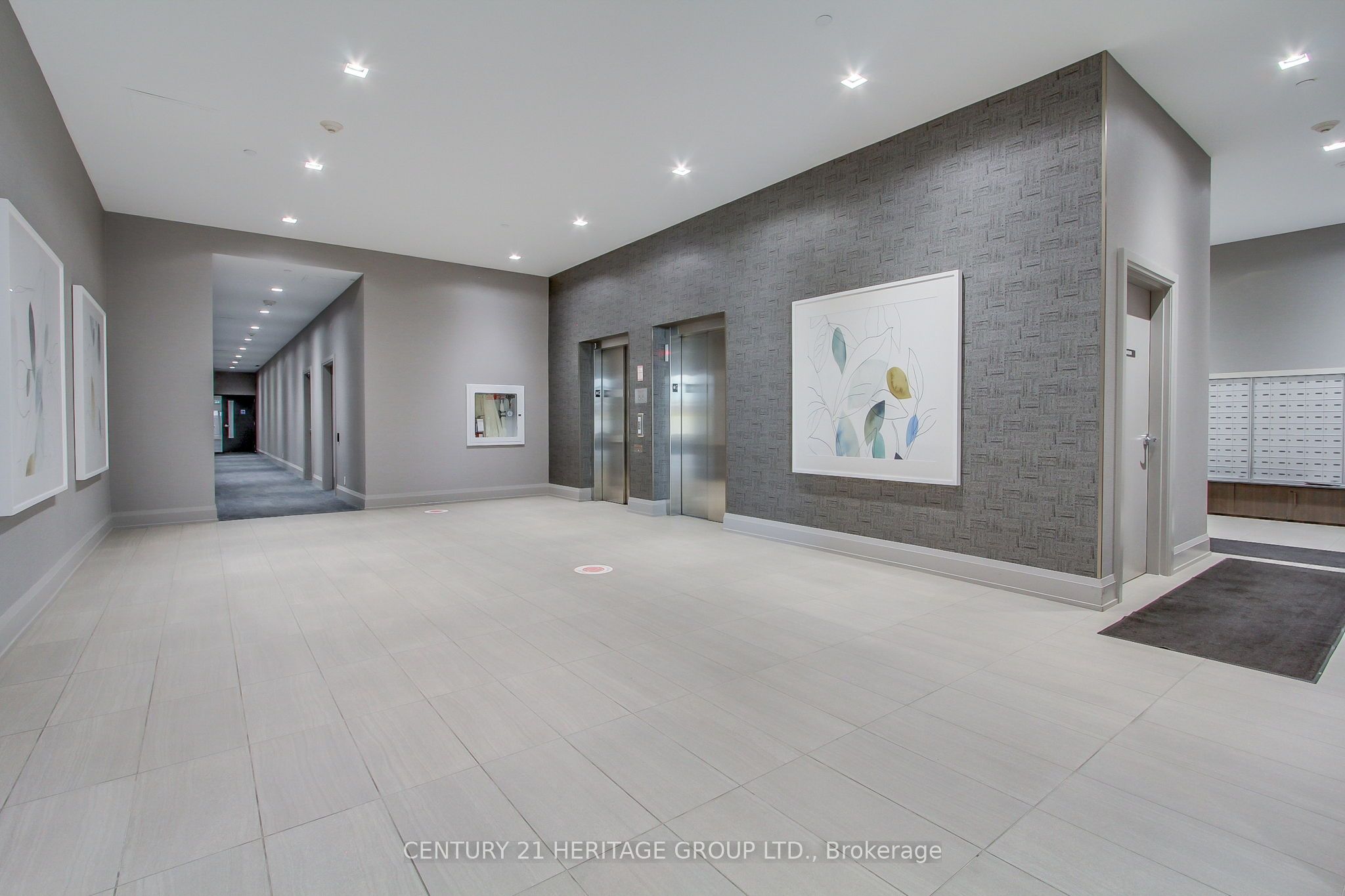 250-555 William Graham Drive, Aurora, ON, L4G 7C4 photo 3