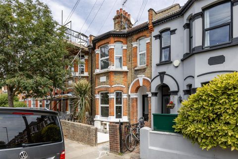 Knighton Road, Forest Gate E7