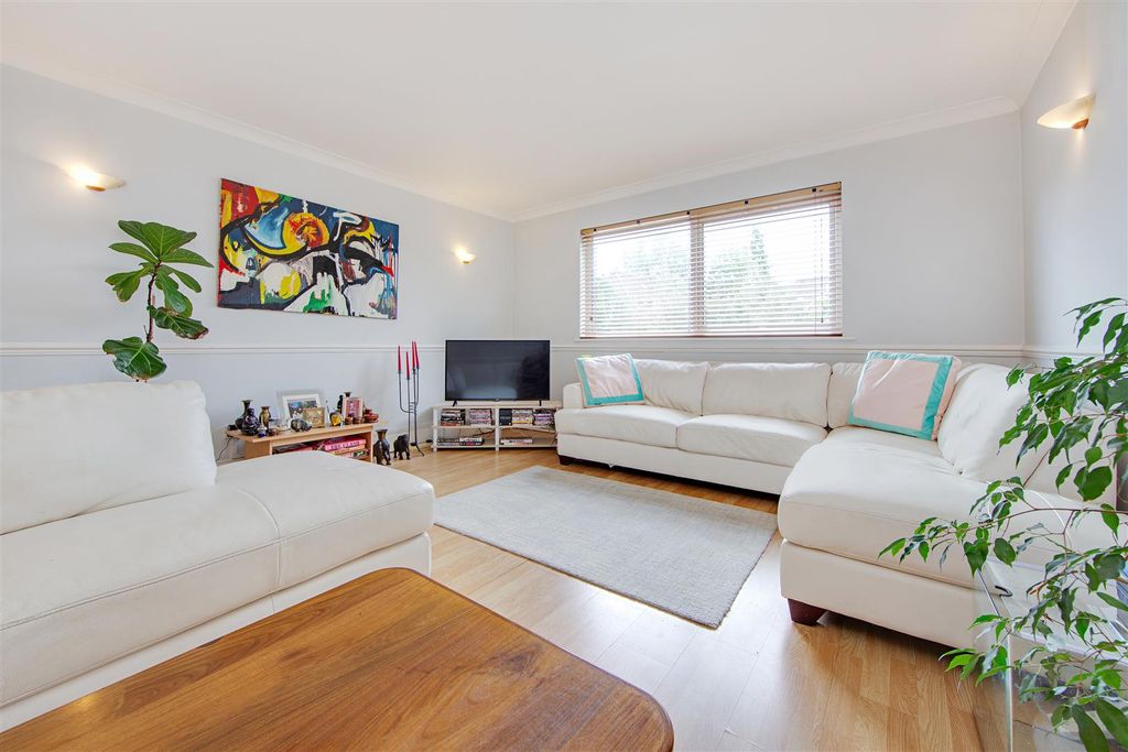 Additional image 2 of 1 bed flat for saleBrook Court, Watling Street, Radlett WD7