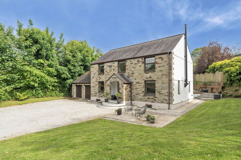 4 bed detached house for saleFalmouth Road, Redruth, Cornwall TR15