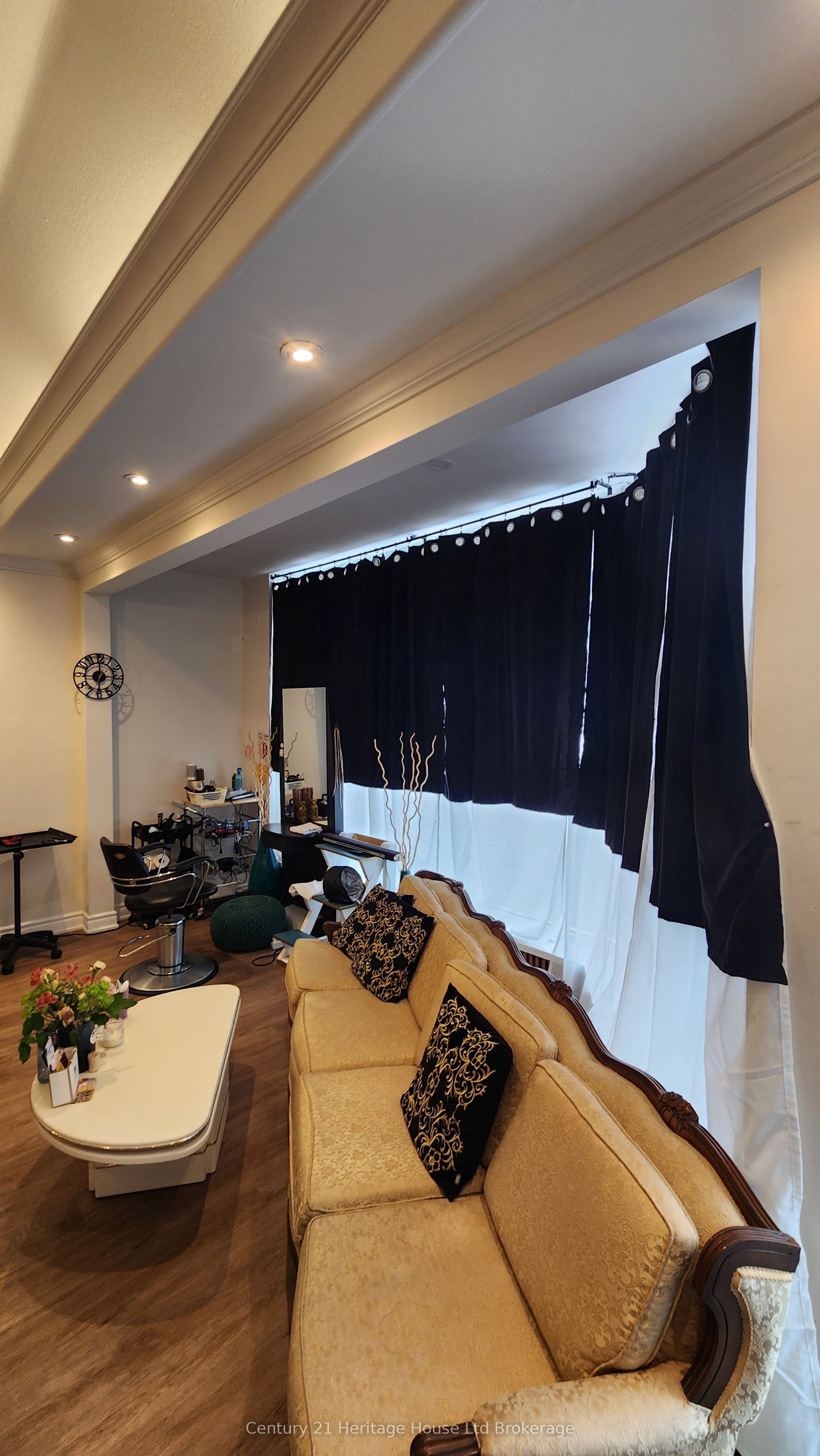 Front Unit-577 Dundas Street, Woodstock, ON, N4S 1C9 photo 3