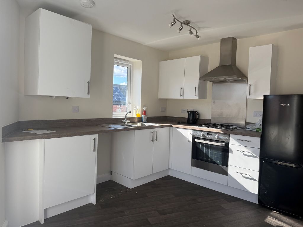 2 bed flat for saleEvesham Street, Redditch B97 photo 2