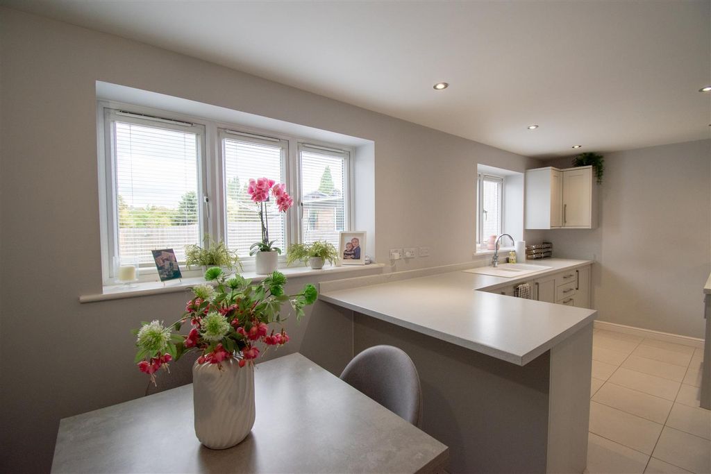 Additional image 5 of 5 bed detached house for saleBelfry Way, Ripley DE5