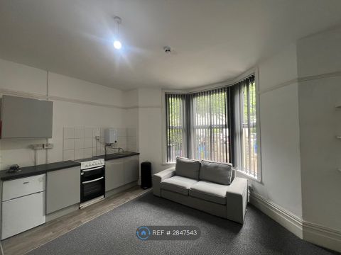 Oakfield St, Cardiff CF24