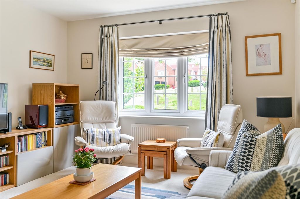 Additional image 9 of 5 bed detached house for saleWellswood Gardens, Reading RG1