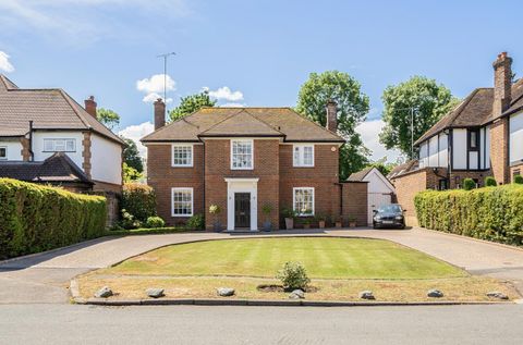 Pine Grove, Totteridge N20