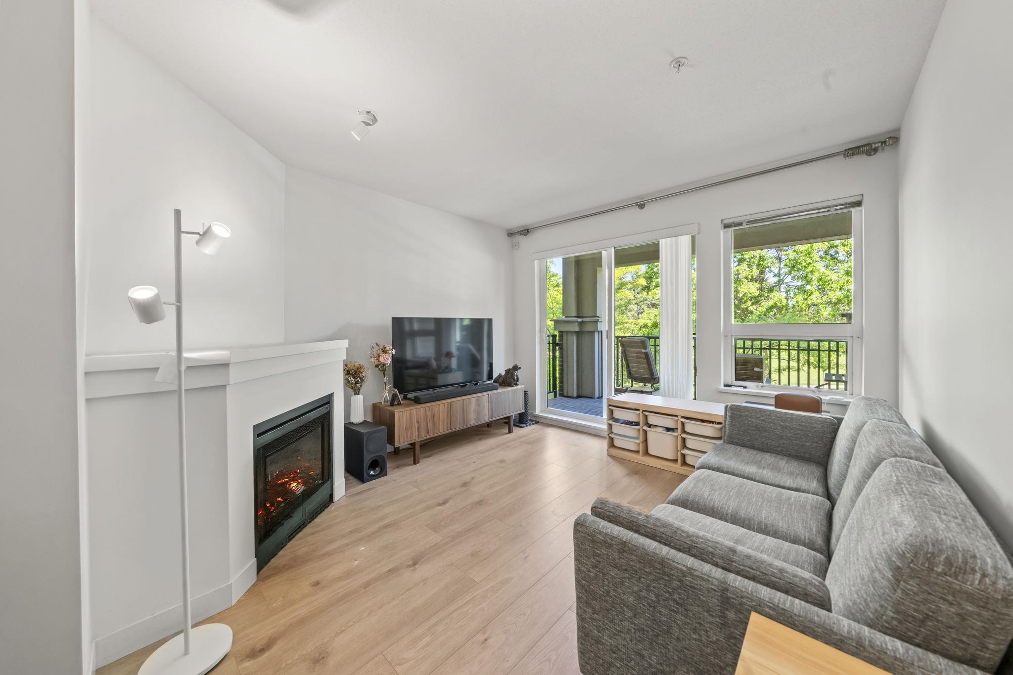 208-6800 Eckersley Road, Richmond, BC, V6Y 0E7