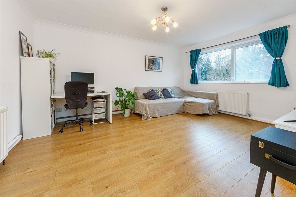 Additional image 3 of 2 bed flat for saleBrook Court, Watling Street, Radlett, Hertfordshire WD7