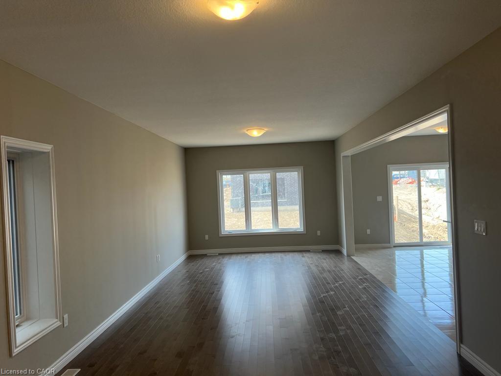 10 Sugar Trail, Kitchener, ON, N2R 0S5 photo 4