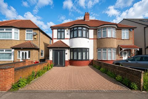 Worton Gardens, Isleworth TW7