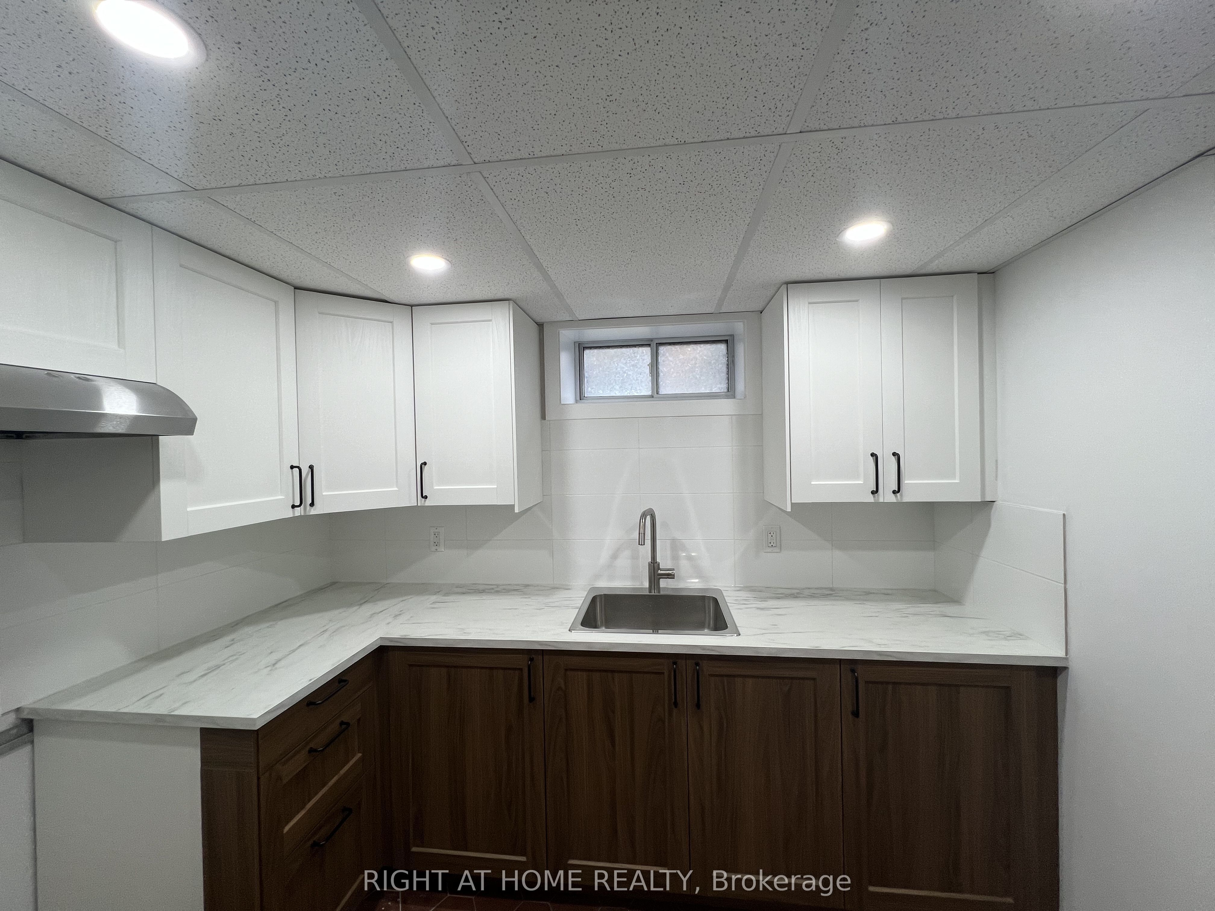 9 Dewlane Drive, Toronto, ON, M2R 2P7 photo 3