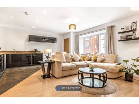 Ellis Close, Ruislip HA4