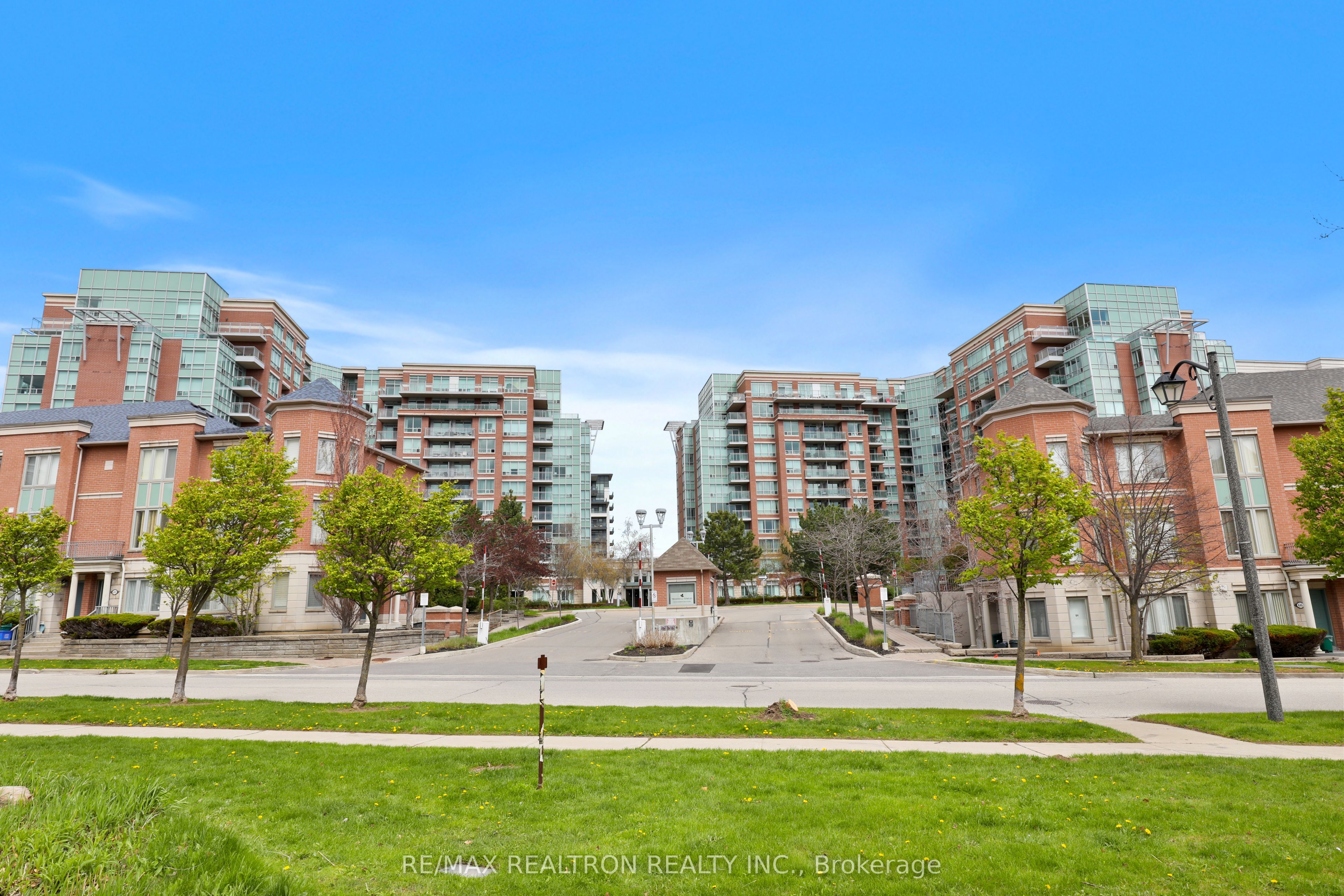 112-48 Suncrest Boulevard, Markham, ON, L3T 7Y5 photo 3