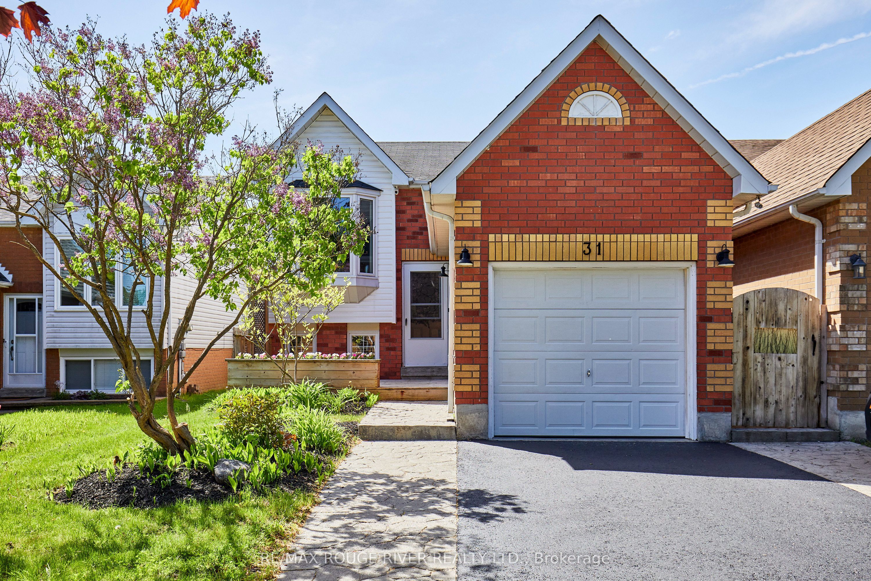 31 Champine Square, Clarington, ON, L1C 4W1 photo 2